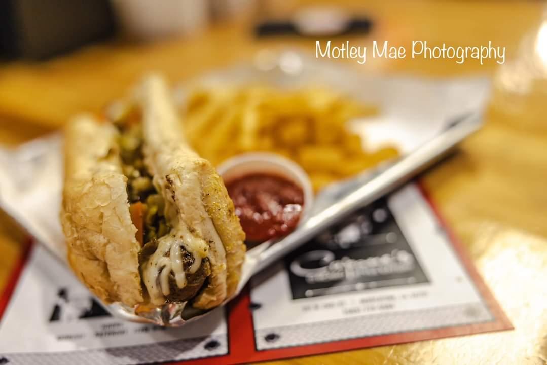 Capones Chicago Eatery